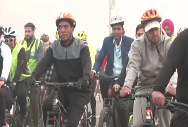 Sports Minister Mansukh Mandaviya flags off 'Fit India' cycling movement in Delhi