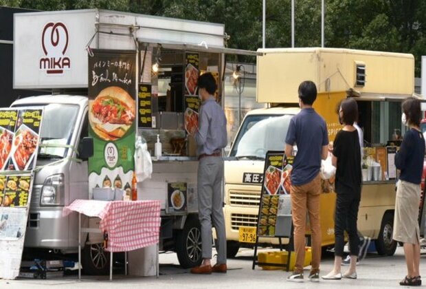 Food trucks in Tokyo serve delicious cuisines