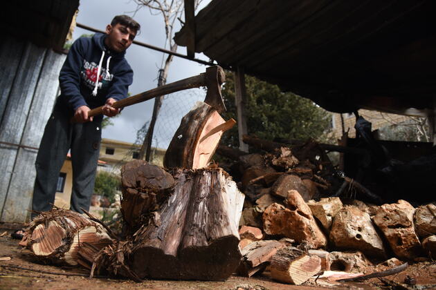 LEBANON-AKKAR-SNOW-FIREWOOD