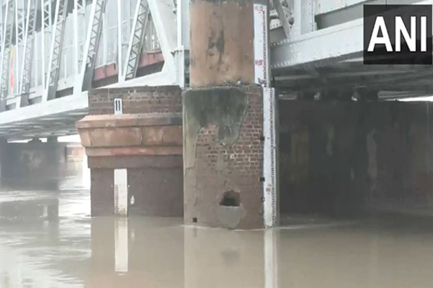 Delhi: Yamuna River flows below danger level mark