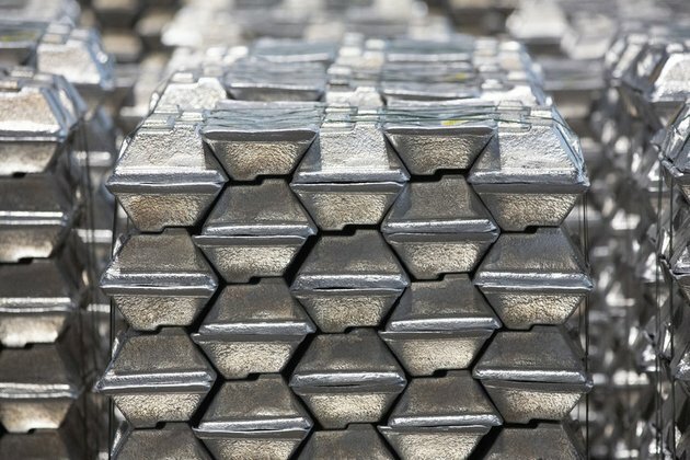 Chinese purchases of Russian aluminum shoot up by 200% customs data