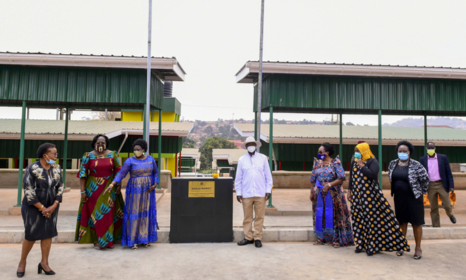 Museveni commissions Kasubi Market, Lubigi works Museveni commissions Kasubi Market, Lubigi works