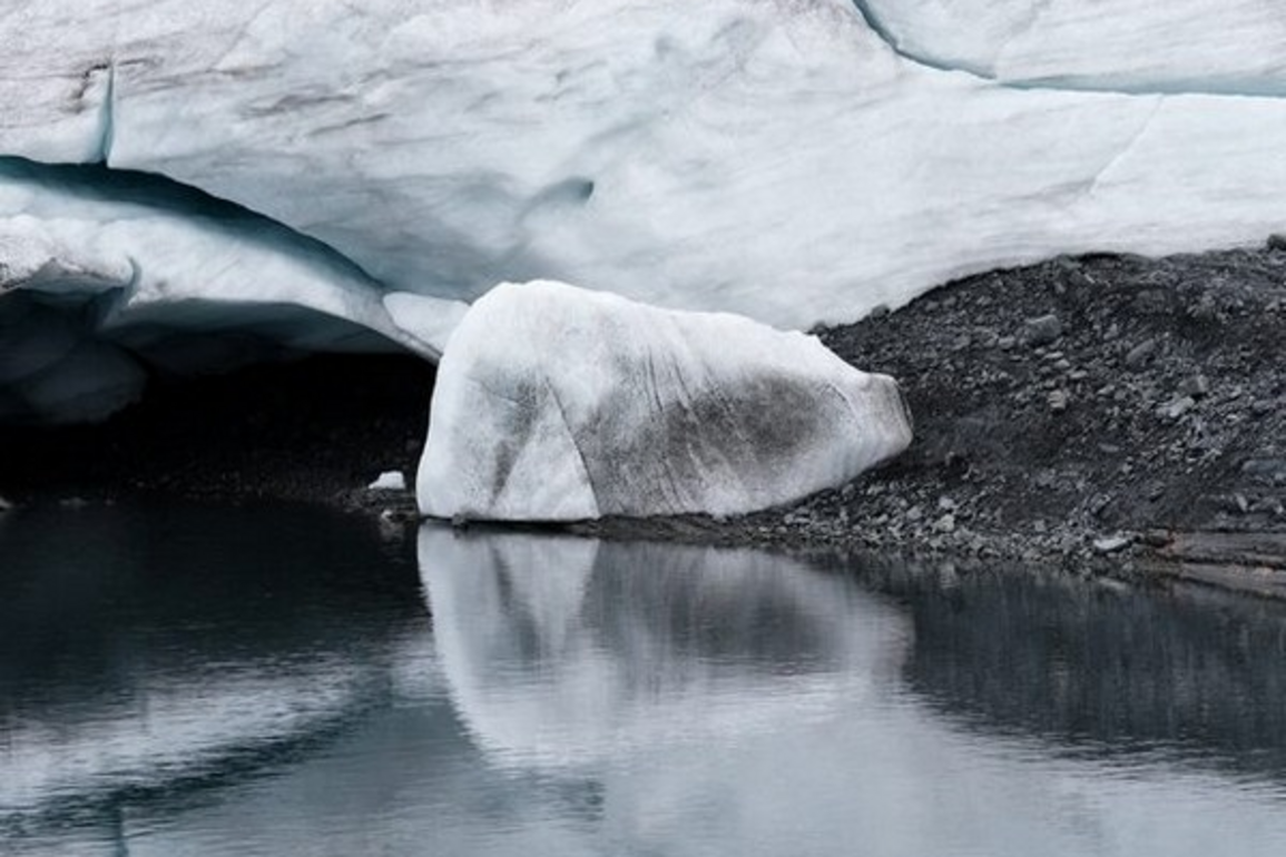 Glacier burst and floods devastate Ghizer in PoGB, 330 homes damaged as artificial lake forms