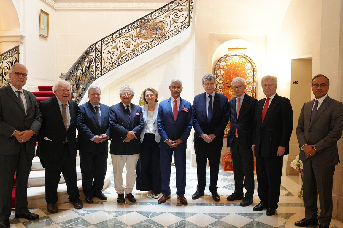 Paris: EAM Jaishankar discusses global rebalancing with strategic community