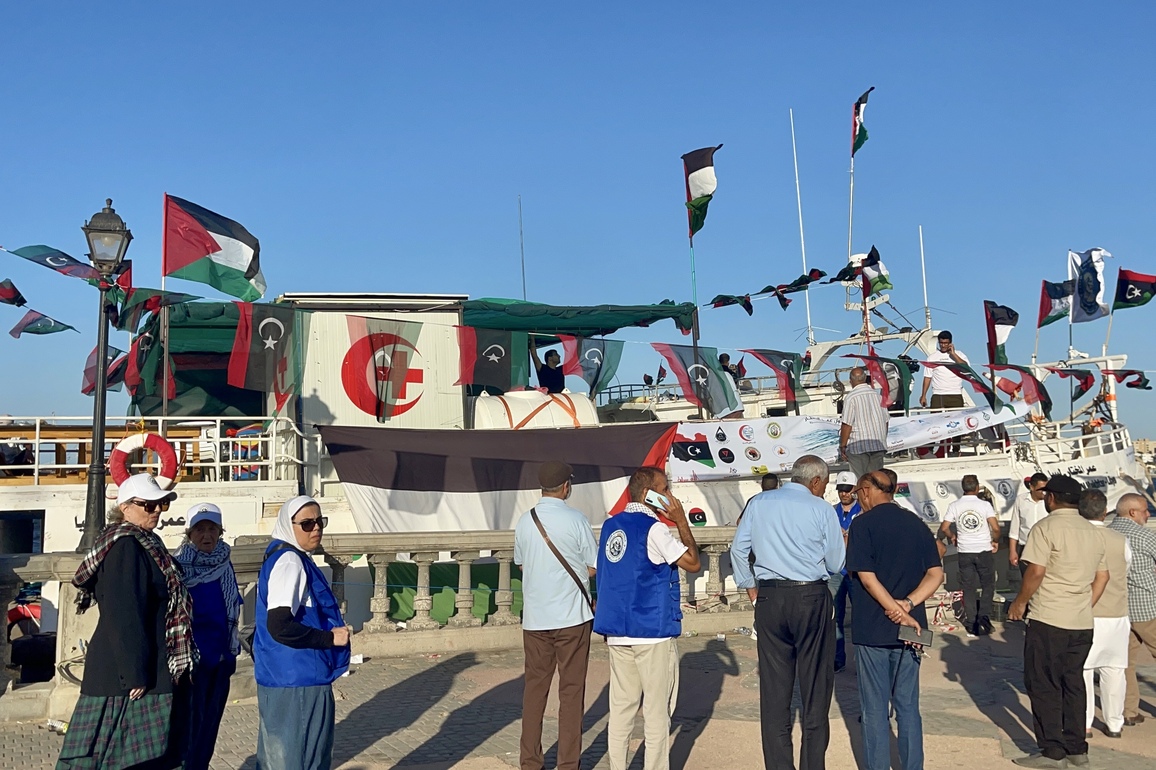 LIBYA-TRIPOLI-HUMANITARIAN AID-DELIVERING