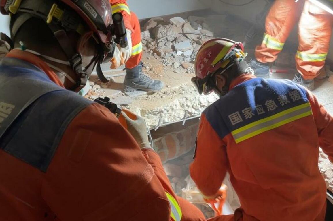 Chinese rescue hands in Myanmar quake relief efforts