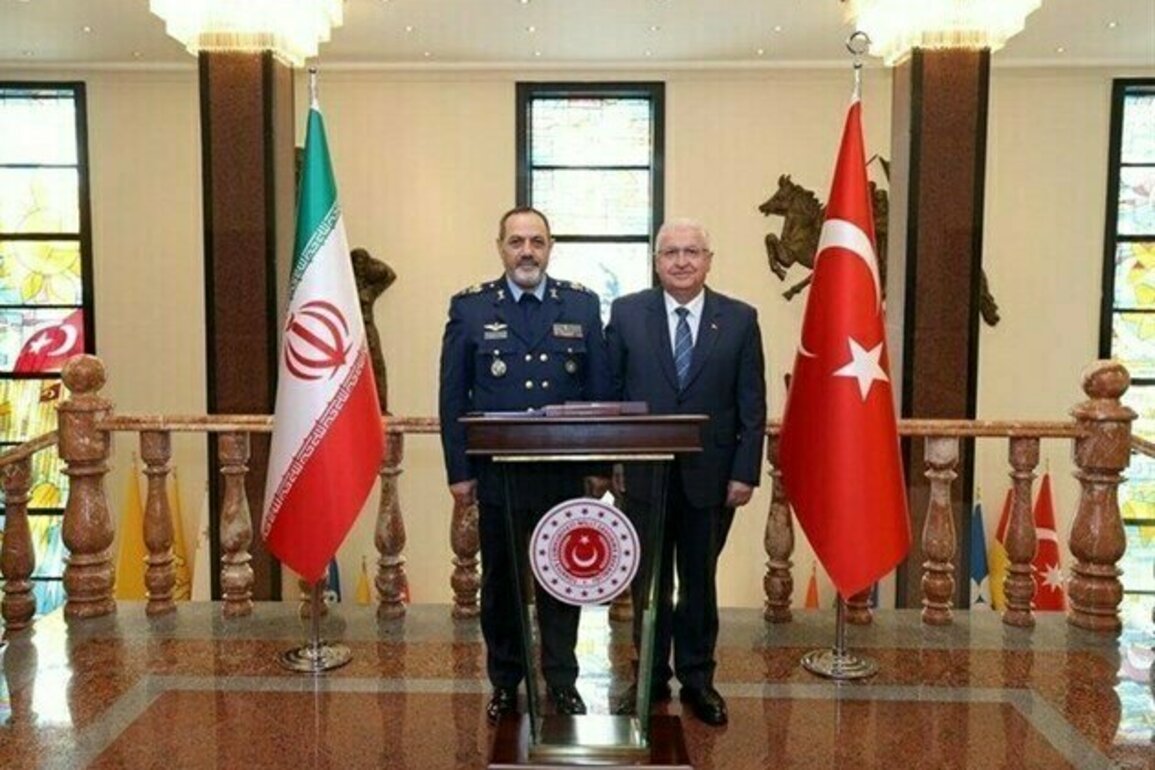 Iran, Turkey Defense Chiefs Eye Stronger Security Partnership