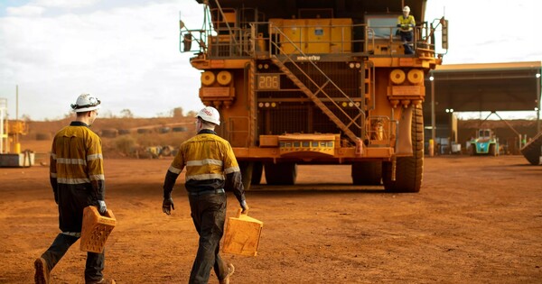 Growth in WA mining jobs a sign of 'continued confidence', Cook says