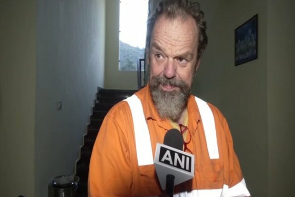 Australian tunnelling expert Arnold Dix calls 41 rescued workers his "adopted Indian sons"