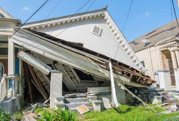 House collapses in Syracuse, New York, injuring 11 people