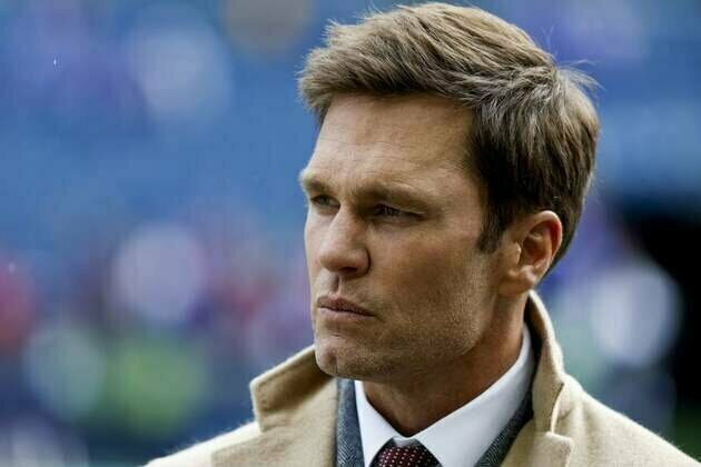 Tom Brady will ride with Jimmie Johnson during Indy 500 parade laps
