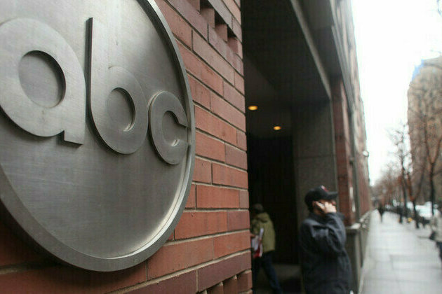 US news anchor resigns after suspension for pro-Kirk segment