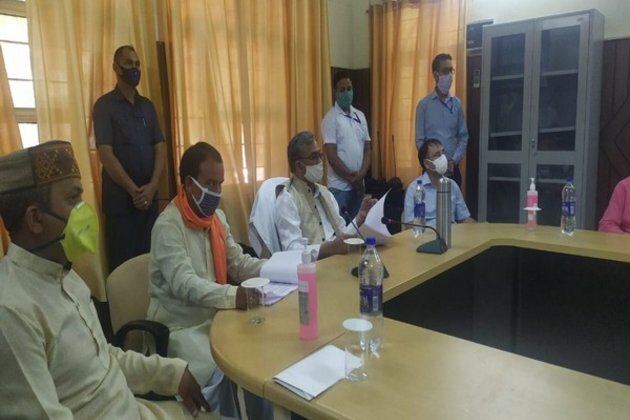 Uttarakhand CM reviews preparations to combat COVID-19
