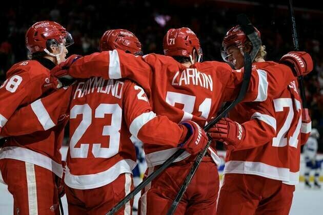 Red Wings, Bruins tangle after defeats