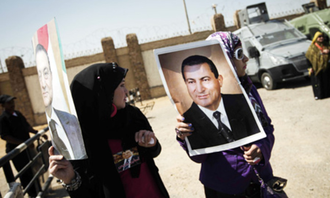 Egypt: Mubarak back in court for retrial Egypt: Mubarak back in court for retrial
