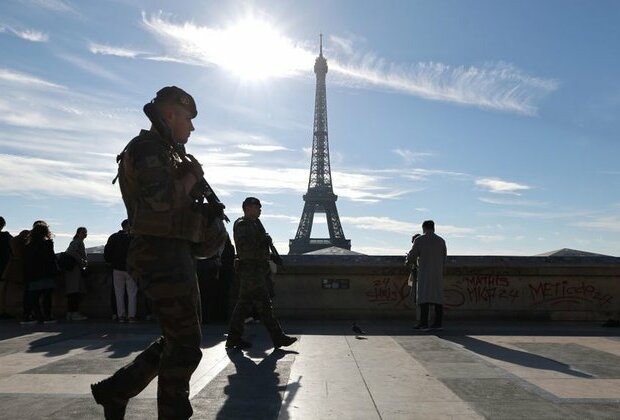 France plans to send military instructors to Ukraine Reuters