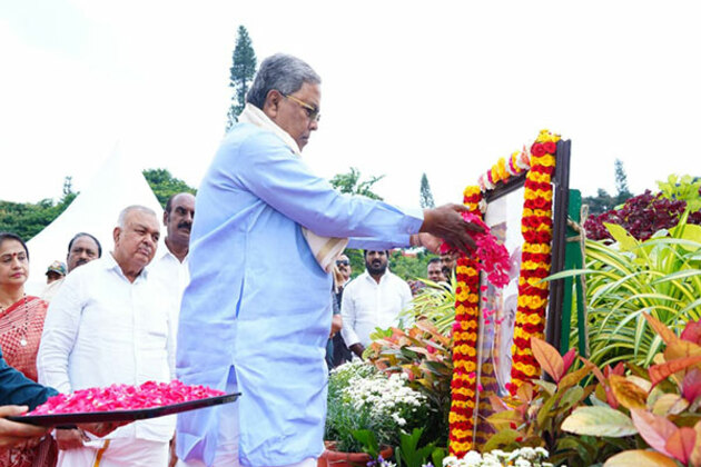 "Laid foundation for modern India": Karnataka CM pays floral tribute Jawaharlal Nehru on his 61st death anniversary