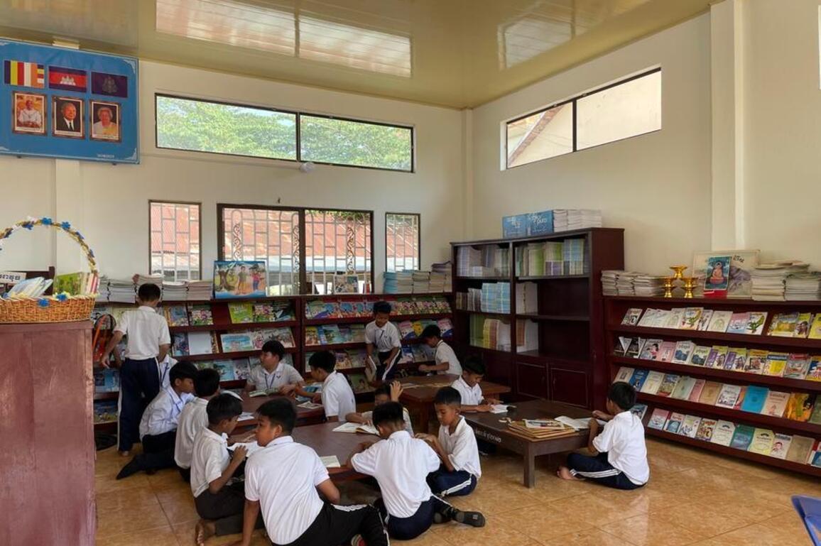 Lancang-Mekong library sparks reading habits among students in Cambodia