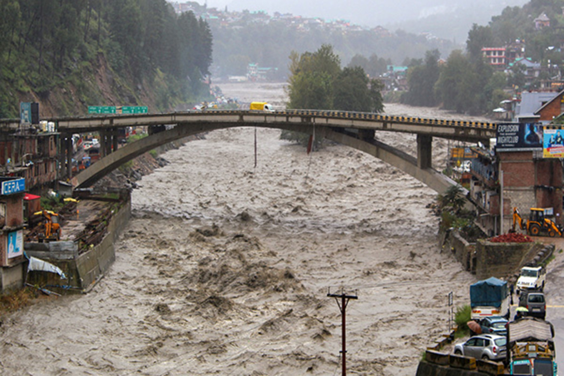 Monsoon fury claims 370 lives in Himachal Pradesh; 615 roads blocked in state