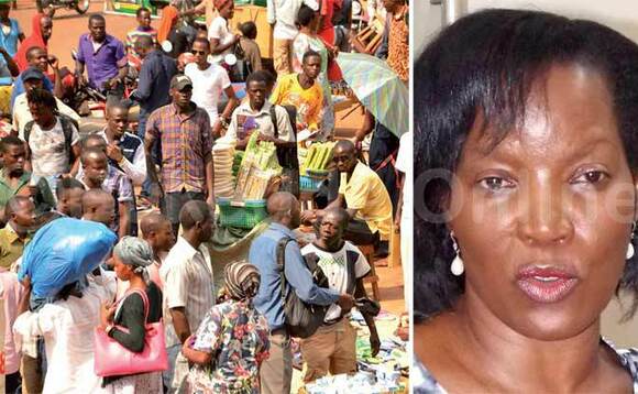 Abatembeeyi nga bali ku nguudo mu Kampala. kU DDYO, YE Jennifer Musisi gwe balaajanira Abatembeeyi nga bali ku nguudo mu Kampala. kU DDYO, YE Jennifer Musisi gwe balaajanira