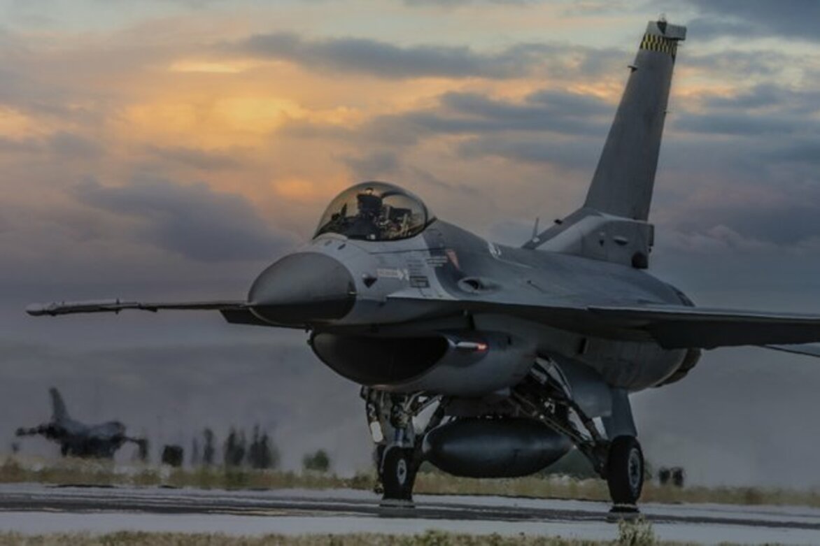 First US-made F-16s arrive in Ukraine Bloomberg