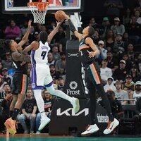 Spurs hand woeful Kings their 16th straight loss