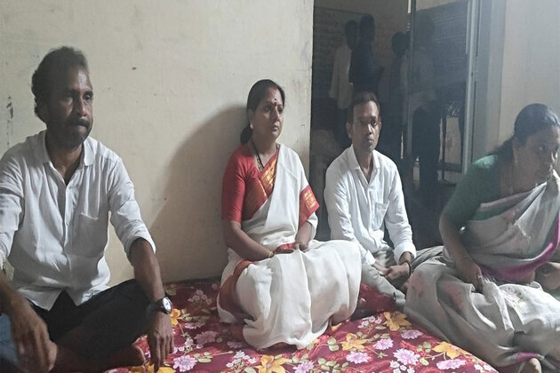 Telangana: K Kavitha launches indefinite hunger strike with Velugumatla displaced families in Khammam