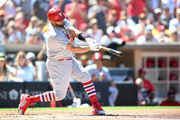 Albert Pujols returns to L.A. in quest for 700th homer