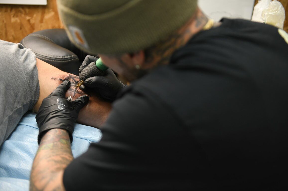 Heber City votes yes on tattoo shops in town - Park Record