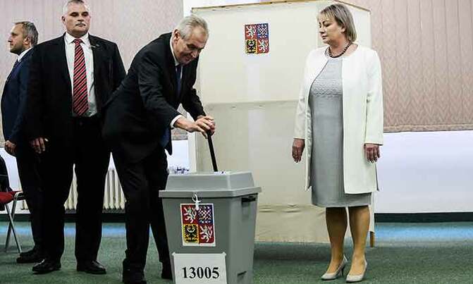 Pro-Russian duels liberal in knife-edge Czech vote Pro-Russian duels liberal in knife-edge Czech vote