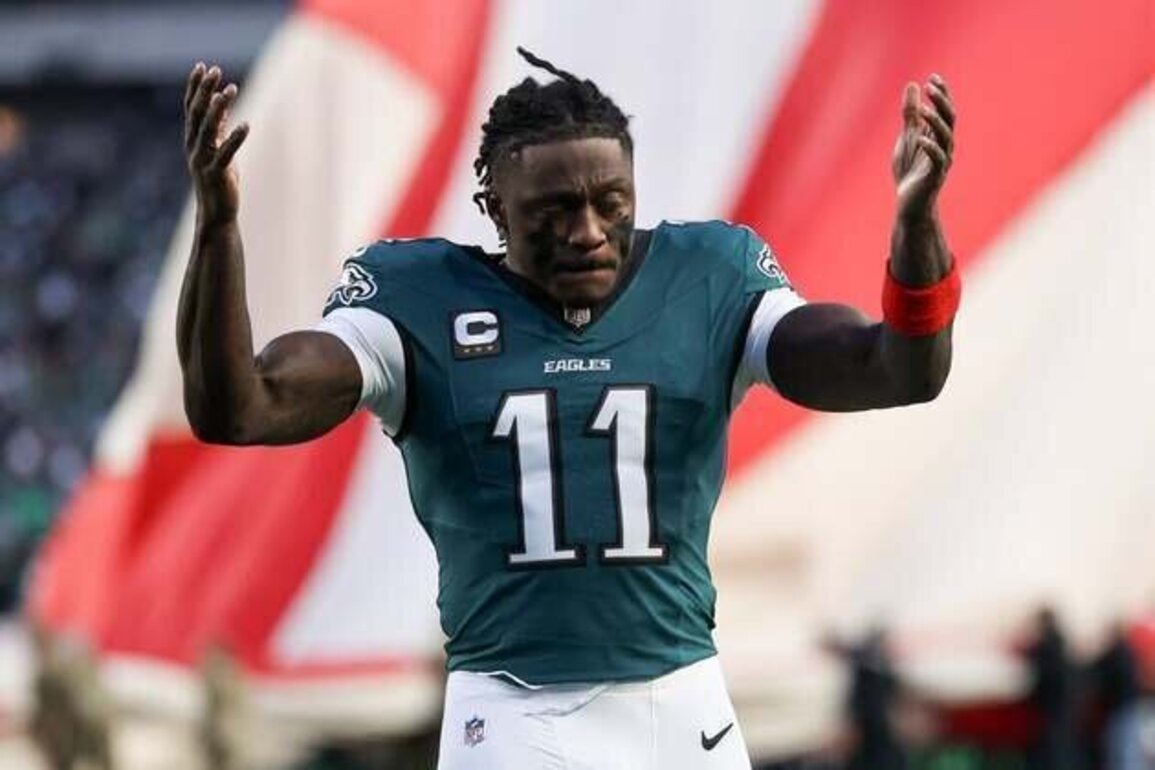 Eagles GM Howie Roseman praises A.J. Brown amid uncertain future