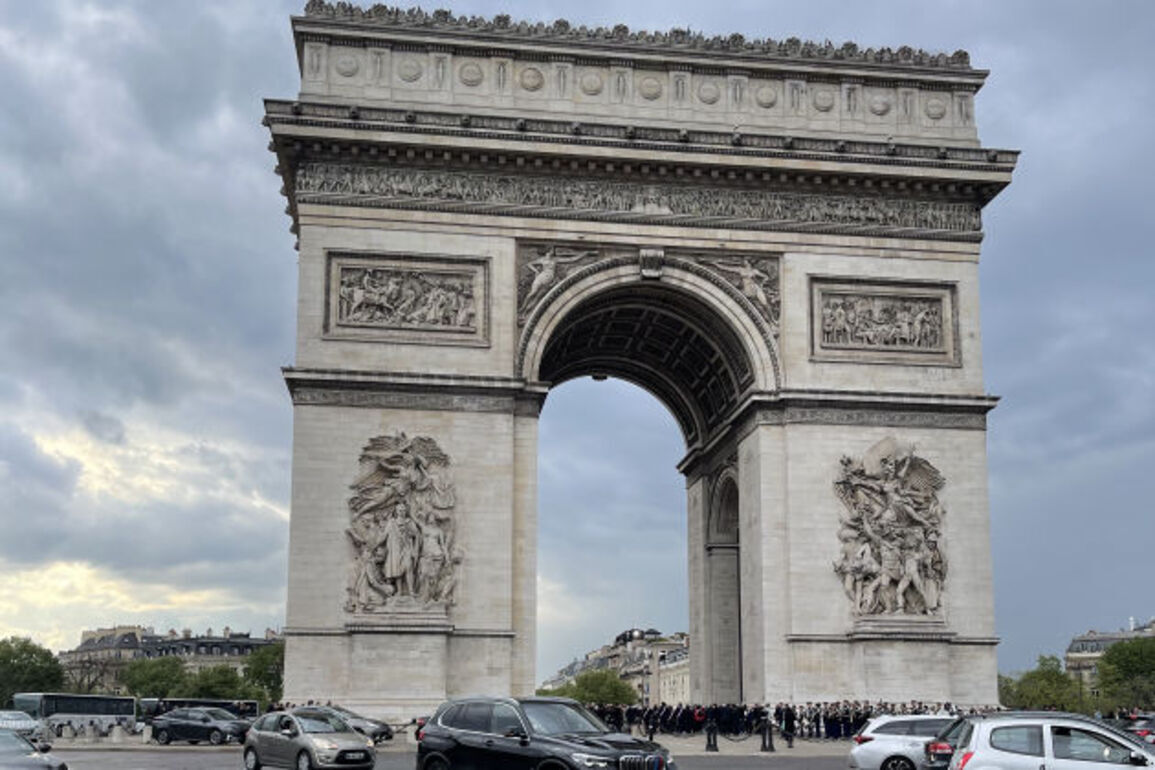 Trump wants an arch on the lines of Arc de Triomphe in Paris