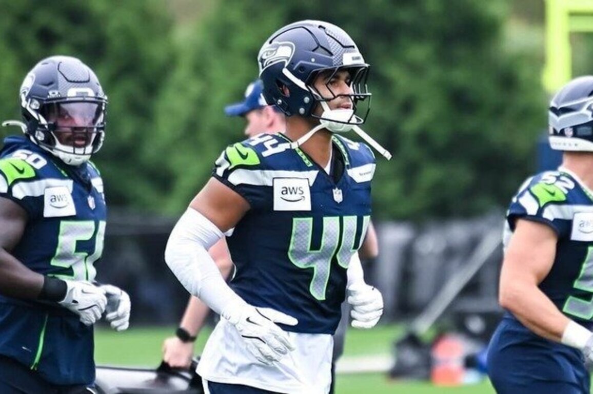 Seahawks LB Chazz Surratt Designated For Return To Practice