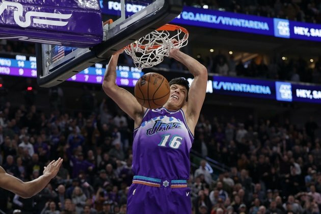 NBA roundup: Jazz top Warriors on last-second dunk