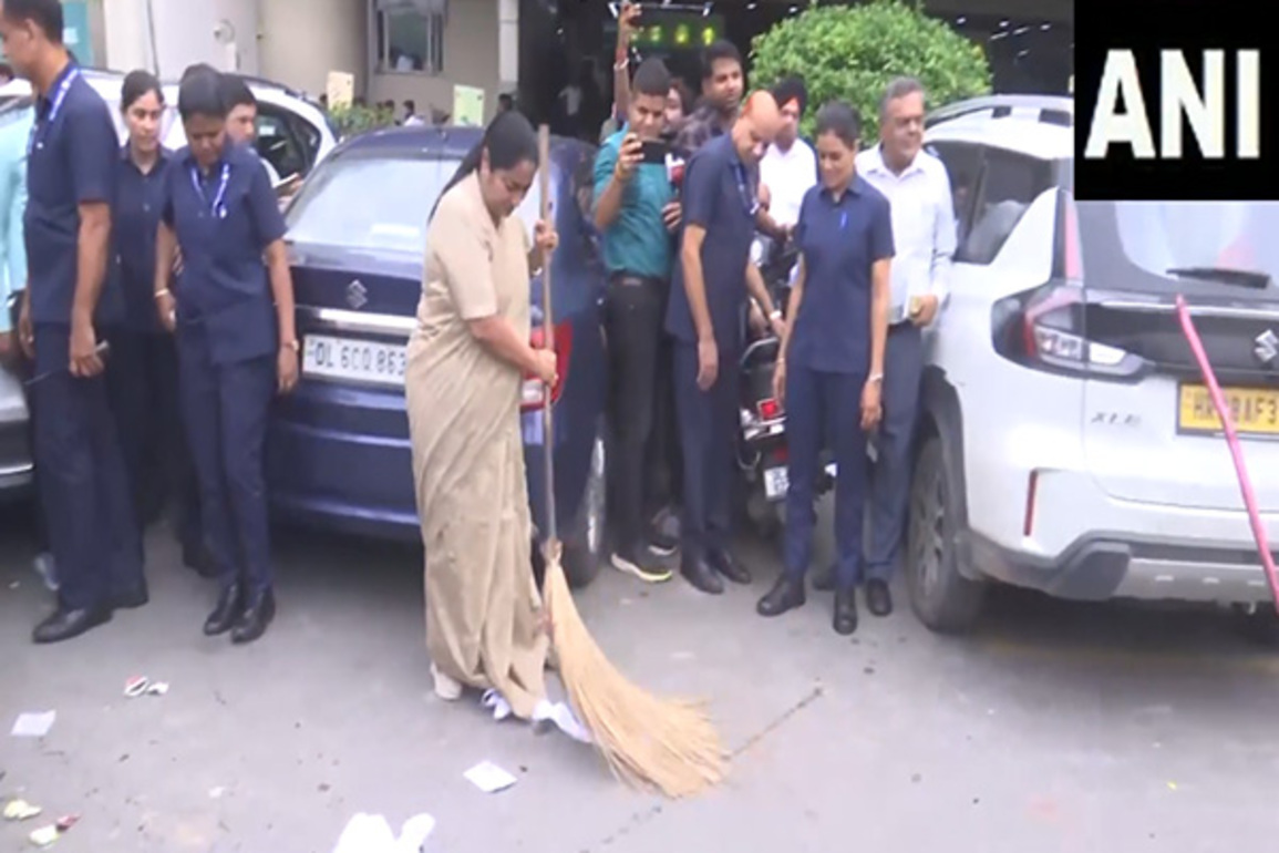 Delhi CM Rekha Gupta launches 'Delhi Ko Koode Se Azaadi' campaign, cleans waste at WCD office