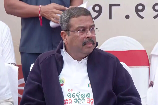 Dharmendra Pradhan participates in 'Swachh, Sundar, Sabuja Angul' cleanliness drive