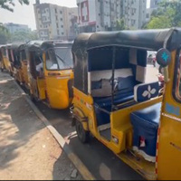 Telangana: Long queues of autorickshaws at Khairatabad gas station amid fuel shortage