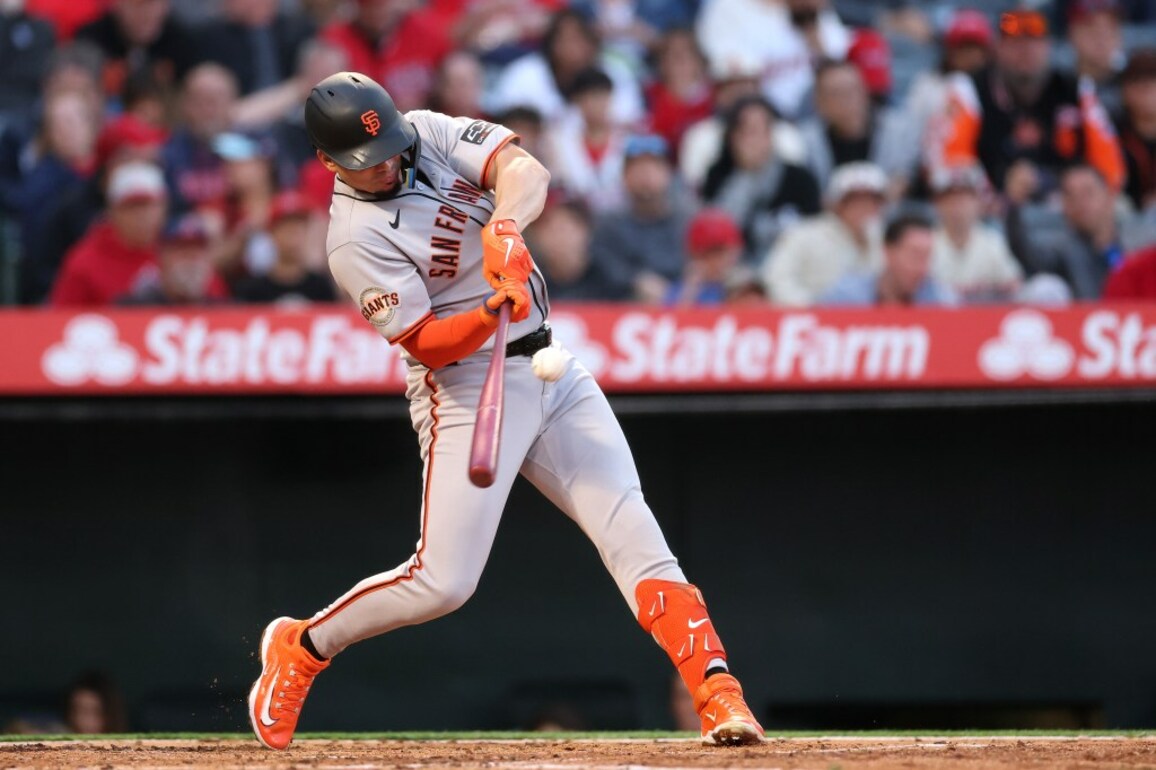 Giants, Roupp survive two Trout homers to even series against Angels