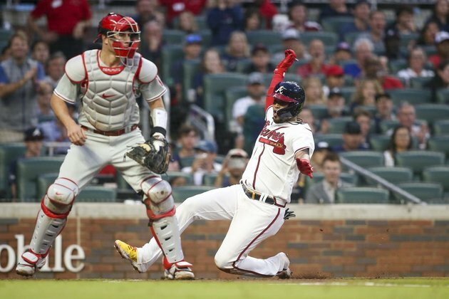Dansby Swanson's 4-hit night propels Braves past Phillies