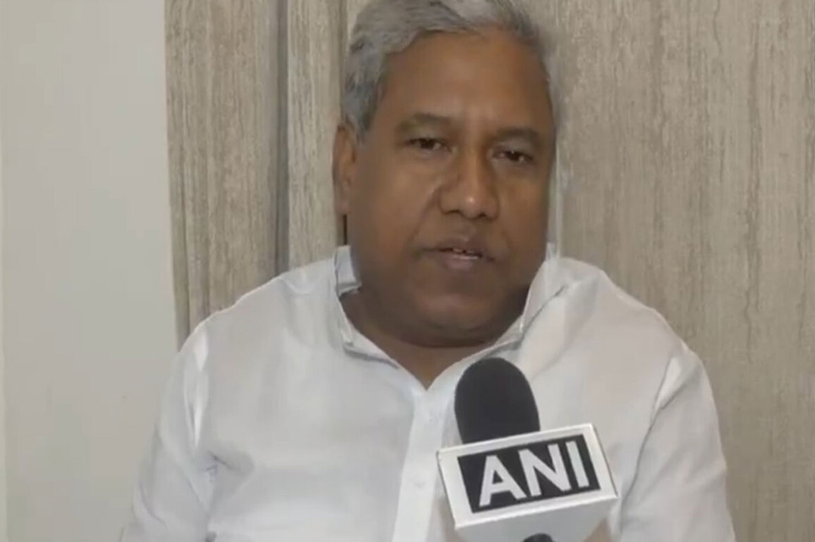 "Shows their mental bankruptcy": Bihar Minister Santosh Suman on Congress' deleted 'Bihar-Bidi' GST post
