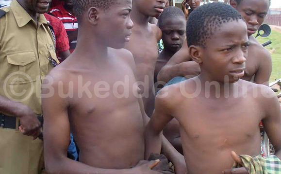 Abamu ku baana abaakwatiddwa mu bumenyi bw'amateeka Abamu ku baana abaakwatiddwa mu bumenyi bw'amateeka