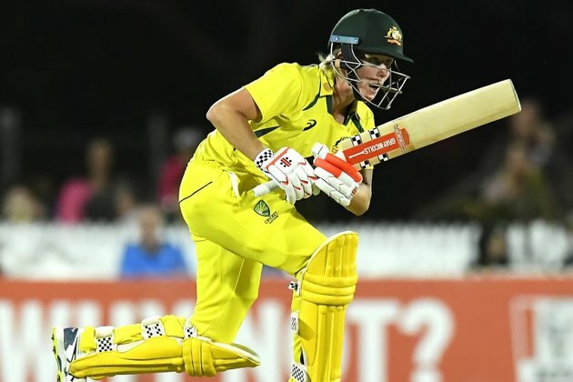 Beth Mooney suffers fractured jaw ahead of Ashes