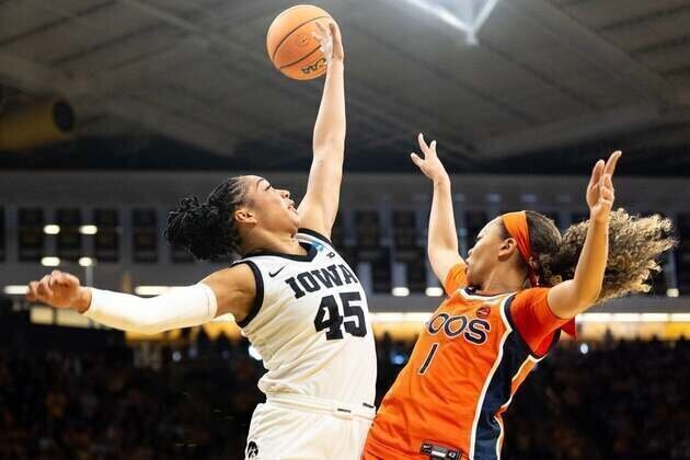 Women's NCAA roundup: No. 10 Virginia topples No. 2 Iowa in 2OT