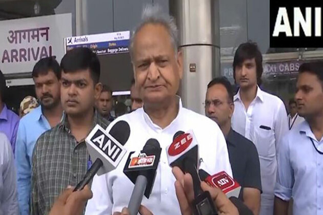 "They don't realise glory of Tricolour": Rajasthan ex CM Ashok Gehlot attacks BJP over Tiranga Yatra