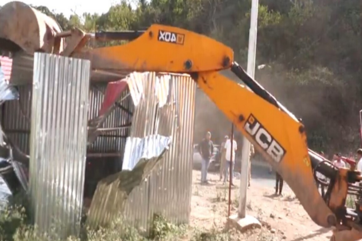 J-K: Administration conducts anti-encroachment drive in Udhampur