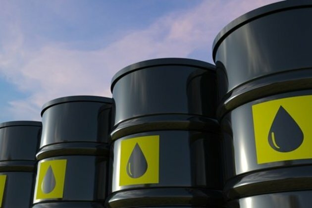 Brent crude tumbles below $40 in wake of souring demand outlook