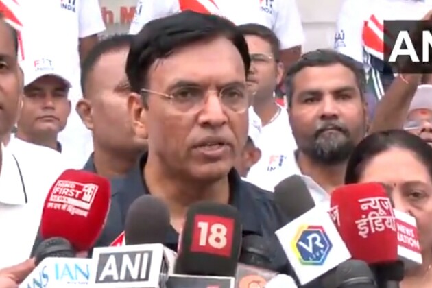 Mansukh Mandaviya joins 'Fit India Sundays on Cycle' rally in Gandhinagar, calls cycling a solution to pollution and traffic