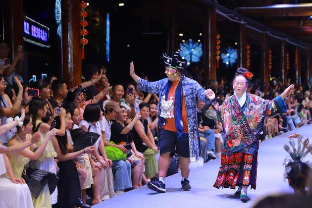 Ethnic Miao youth uses fashion to spotlight intangible cultural heritage at UN