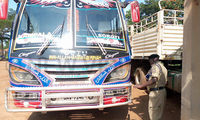 YY bus knocks woman dead YY bus knocks woman dead
