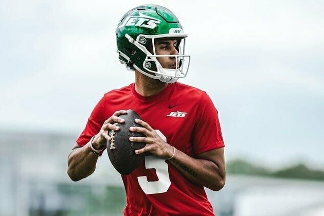 Jets QB Jordan Travis Will Retire